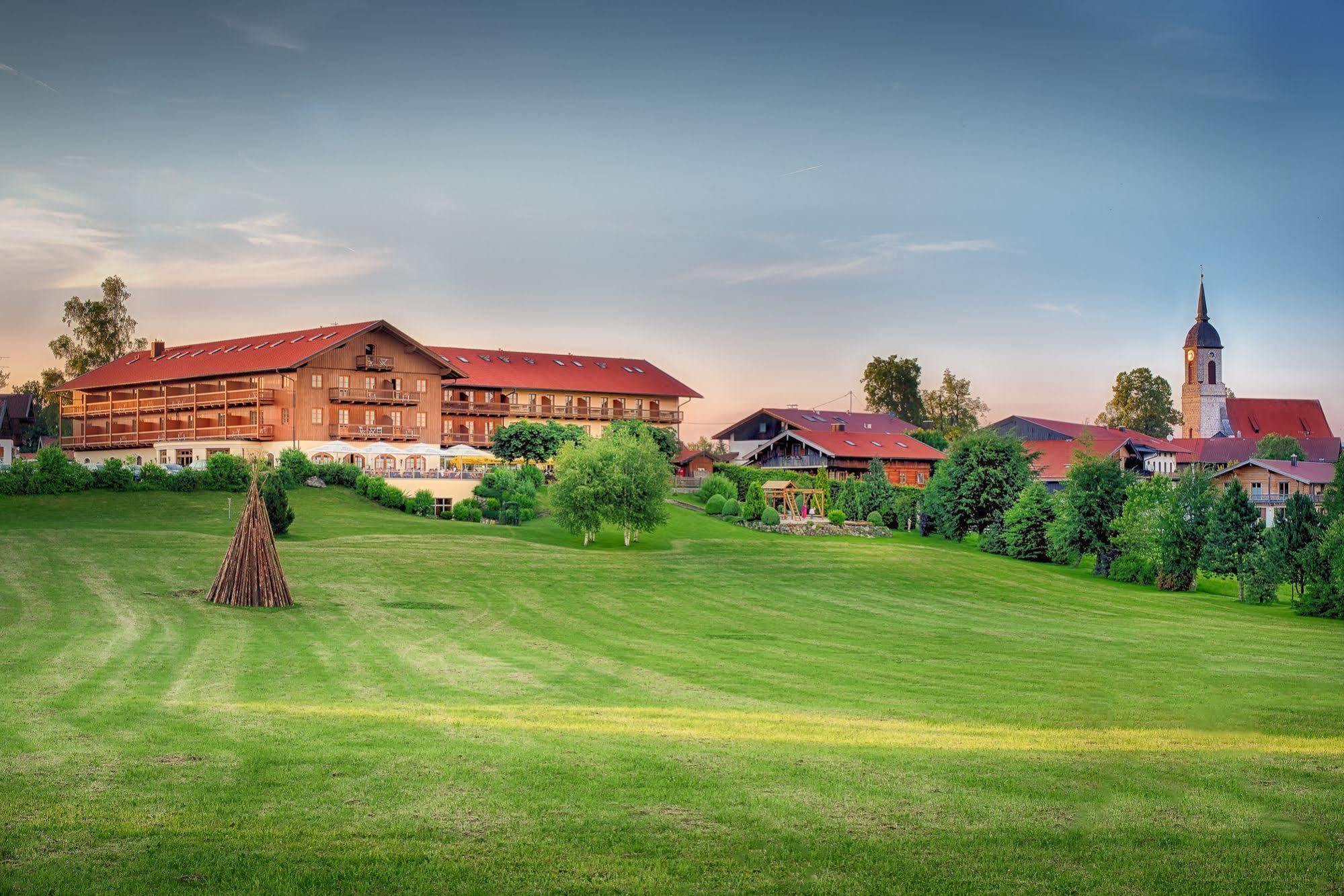 Hotel Und Landgasthof Altwirt Großhartpenning Exterior foto